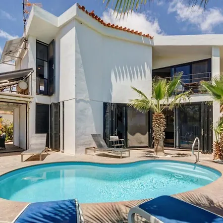 וילה La Quinta - Wonderful 4 Bed Villa-private Pool סן מיגל דה אבונה